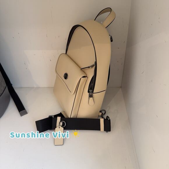 NWT Coach CAJ92 Turnlock Sling Pack In Smooth calf leather Ivory - Picture 3 of 7